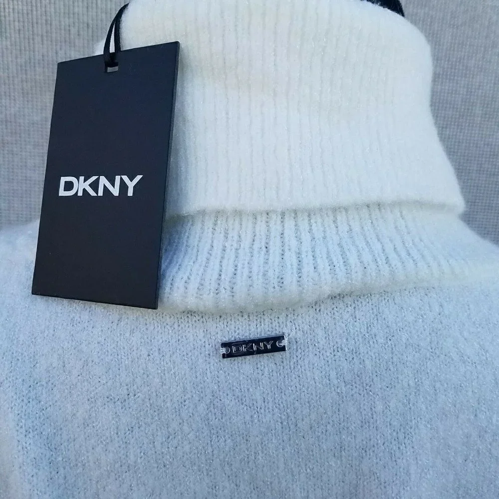 DKNY Turtleneck Acrylic Blend Oversized Sweater Women's. Size Large. NWT $89